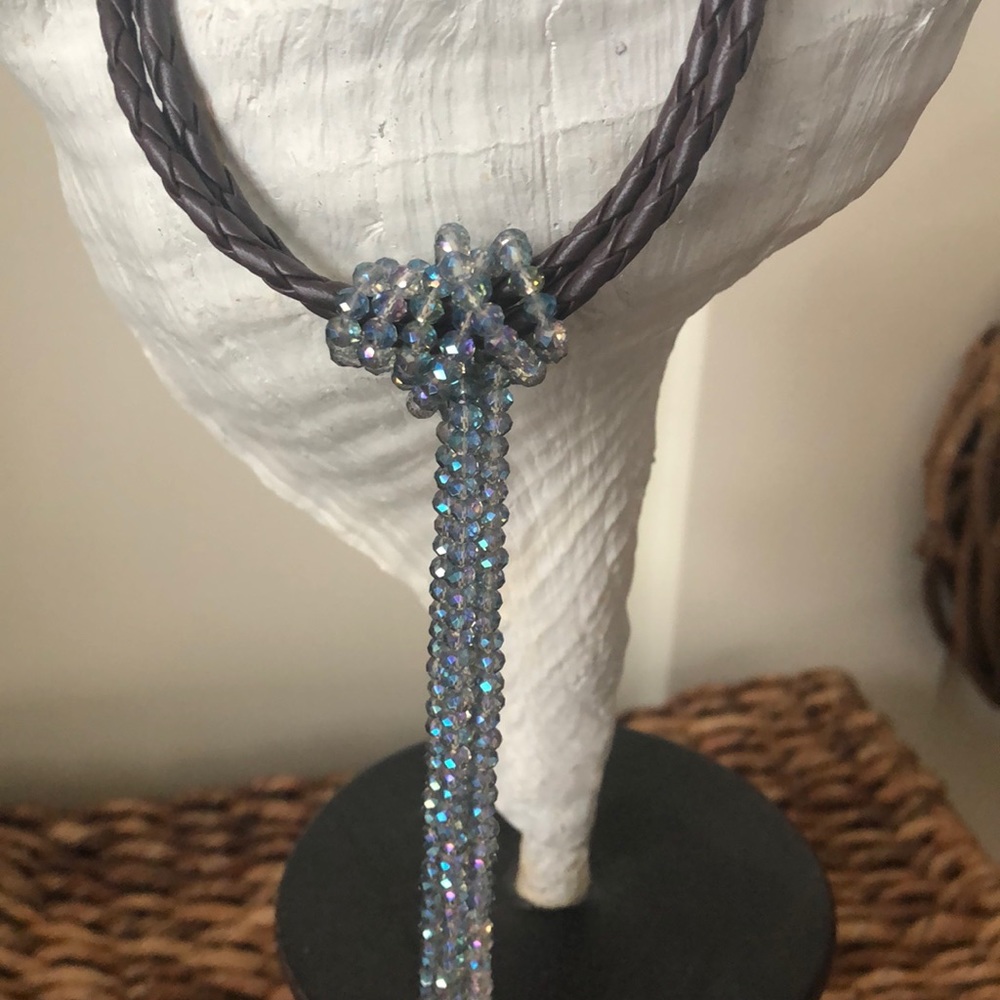 Braided faux leather necklace w/iridescent beads